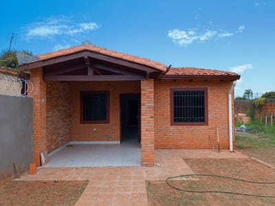 CHALET DE 2 DORMITORIOS A ESTRENAR EN LUQUE