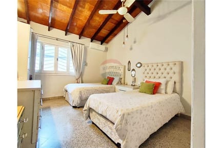 VENDO RESIDENCIA BARRIO MANORA , CARMELITAS