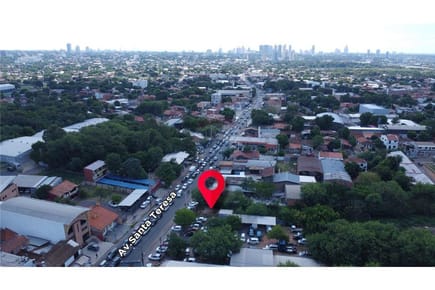 Amplio terreno sobre Santa Teresa, a 100 metros de la Avda Mcal Lopez,