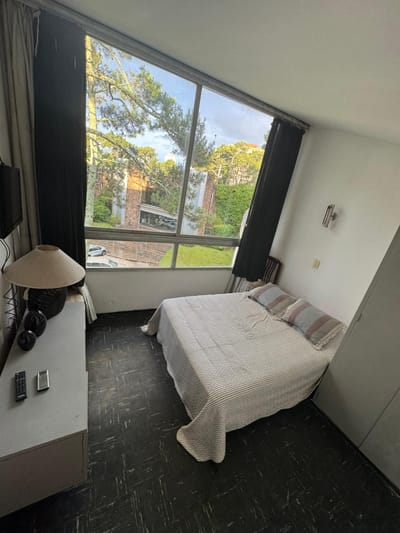 Alquiler Marzo a Diciembre $21.800 - Punta Del Este, Arcobaleno. 