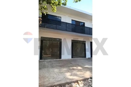 SALON COMERCIAL CON OFICINA EN San Lorenzo