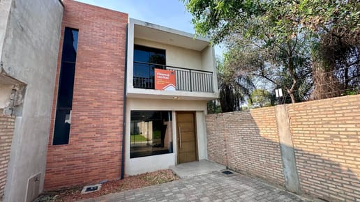 Vendo duplex en Loma Merlo 