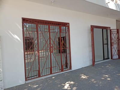 LOCAL COMERCIAL SOBRE AVD. FACUNDO MACHAIN  A PASOS DE LA AVD. BOGGIANI