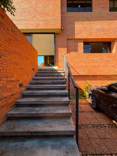 CASA EN ASUNCION - MBURUCUYA