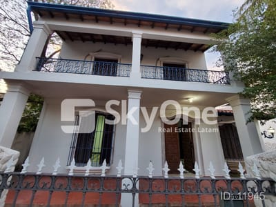 VENDO CASA COLONIAL EN BARRIO LAS MERCEDES