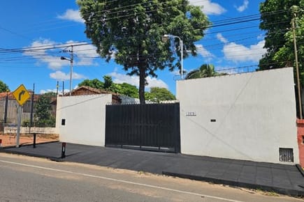 Casa-Venta- Fernando De La Mora, Central