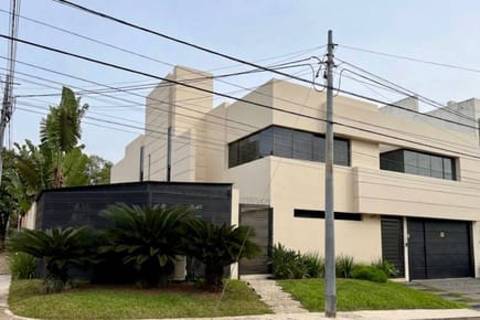 CASA EN VENTA Barrio Las Carmelitas - Asunción
