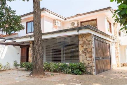 IMPORTANTE CASA PARA RESIDENCIA U OFICINA