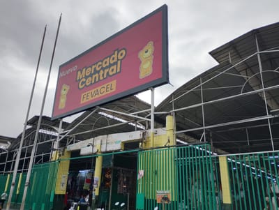 Venta De Puestos Comerciales Dentro De Mercado