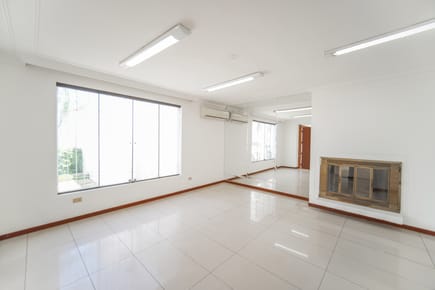 Amplia Casa En Venta Centro de Santa Cruz