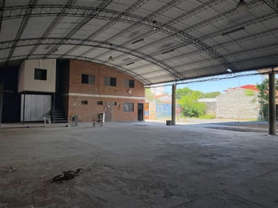 Alquilo amplio depósito en Fernando zona Norte - Ex Venser 