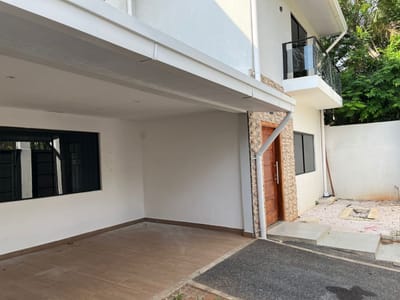 Alquilo Casa de 6 habitaciones en Lambaré Valle Apu’a