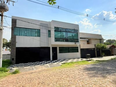 ALQUILER DE AMPLIA RESIDENCIA DE 4 HABITACIONES EN SUITE