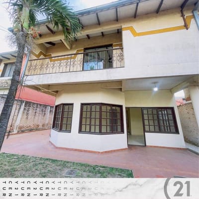 Casa en venta en Zona Sur Av. Bolivia 6to. anillo