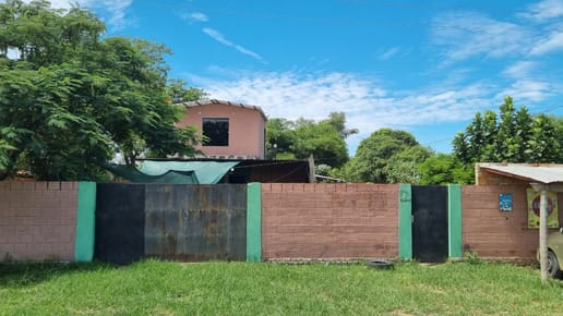 CASA CON TERRENO EN BENJAMIN ACEVAL