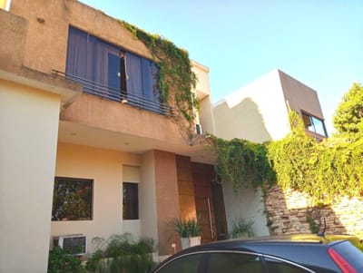 Alquilo casa para oficina en villamorra 