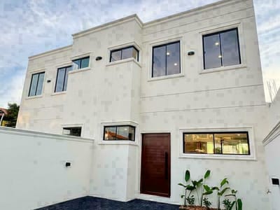 EN VENTA AMPLIO DÚPLEX A ESTRENAR EN LUQUE 