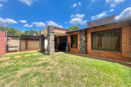 EN VENTA RESIDENCIA B VILLA ADELA
