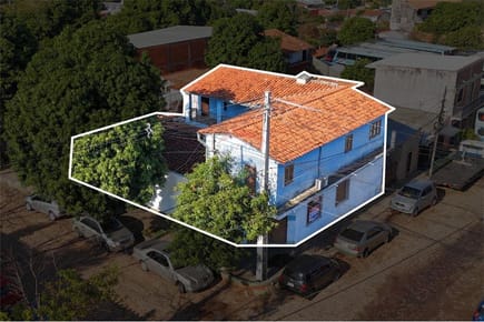 VENTA Casa en esquina con salón comercial