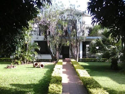 VENDO BONITA CASA ANTIGUA EN AMPLIO LOTE DE TERRENO DE 1030 MTS.2