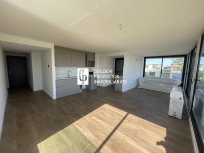 Apartamento en venta tres dormitorios y balcon en avenida de las americas