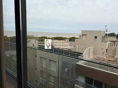 Apartamento en Alquiler 2 Dormitorios con Cocina definida en Barra de Carrasco