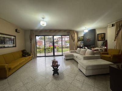VENDO IMPORTANTE TERRENO SOBRE AVDA. SANTISIMO SACRAMENTO