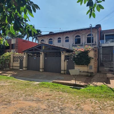 Dúplex 4 dorm. sobre Tuyutí | Luque