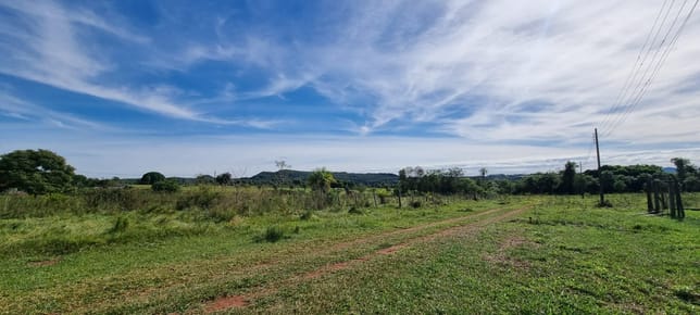 VENDO CASA CAACUPE