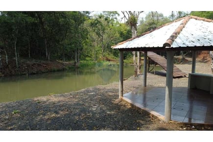 EN VENTA EN LOS CEDRALES A 30 MINUTOS DE CIUDAD DEL ESTE