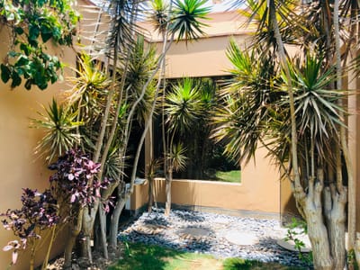 VENDO MODERNA  CASA CONDOMINIO PISCINA PROPIA 