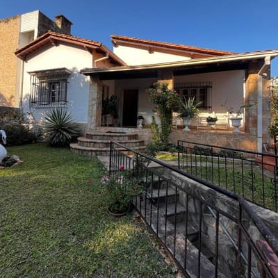 VENDO CASA DE 5 HABITACIONES EN BARRIO JARA EN ASUNCION