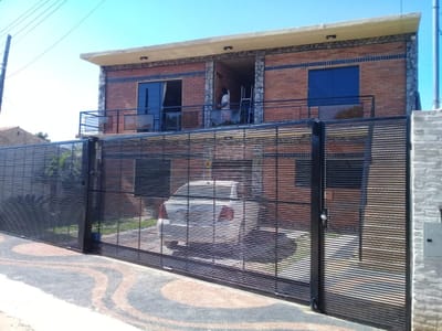 CASAS DE 2 PLANTAS EN MARIANO 