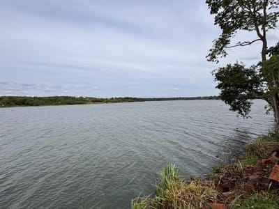 TERRENO DE 1 HECTÁREA EN HERNANDARIAS SOBRE EL RÍO ACARAY