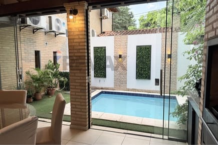 Alquilo dúplex con Piscina en Lambaré