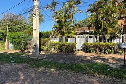 VENDO CASA EN ASUNCIÓN – OPORTUNIDAD PARA VIVIR O INVERTIR