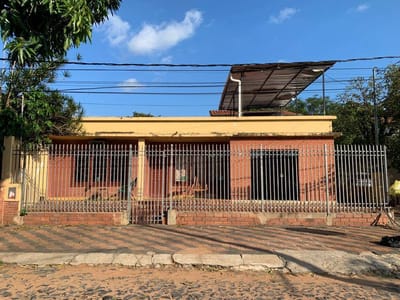 Vendo Casa en Lambare a 4 cuadras de Av. Cacique Lambare 