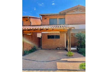 DÚPLEX EN CONDOMINIO CERRADO – CAMPO GRANDE