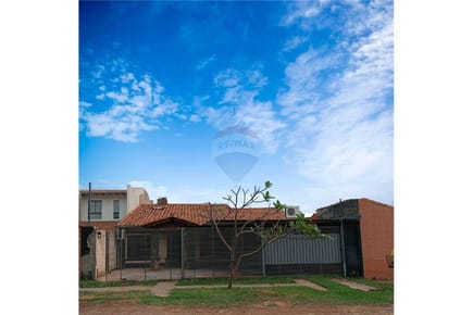 VENDO CASA EN LUQUE LOMA MERLO 
