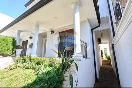VENDO RESIDENCIA EN FERNANDO DE LA MORA 