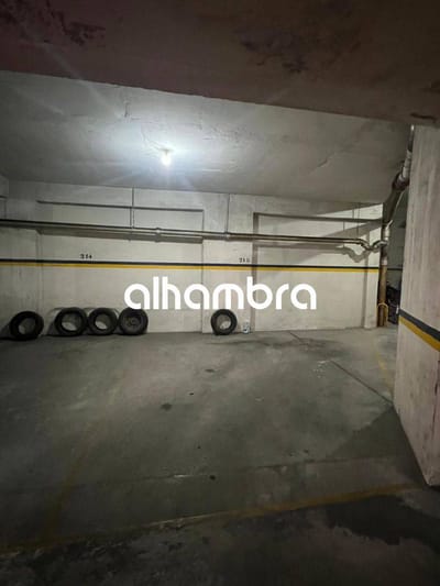 Cochera en venta en Tres Cruces