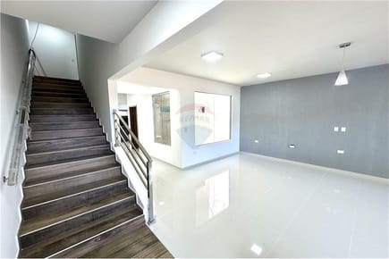 Duplex a estrenar en Ykuá Duré con terraza