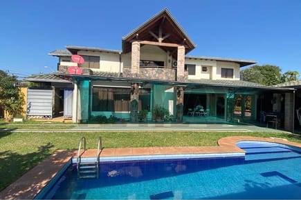 CASA DE 5 HABITACIONES EN LAMBARE 