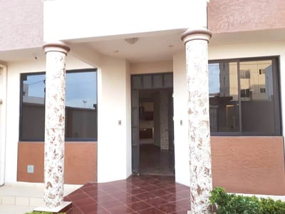 EN VENTA, CASA 2 PLANTAS CON DEPARTAMENTOS