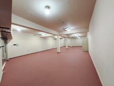 ALQUILO SALON COMERCIAL AVDA FDO DE LA MORA