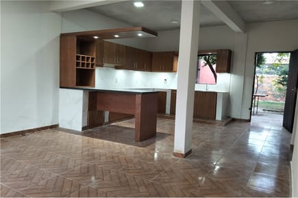 ALQUILO DUPLEX EN LUQUE 