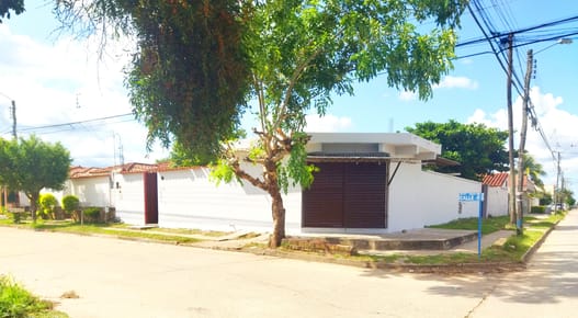 Hermosa casa en esquina en venta