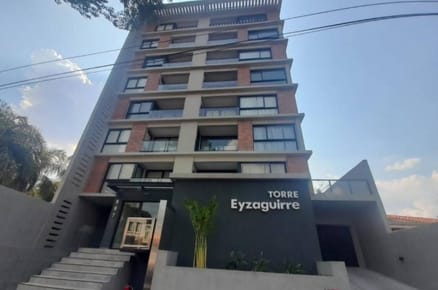 Departamento en venta zona Villa Morra. Edificio Torre Eyzaguirre 