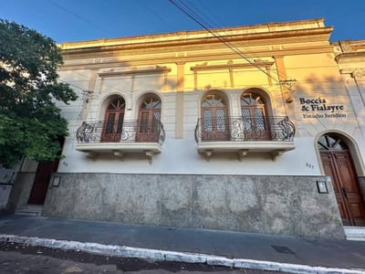 Vendo dos propiedades juntas para uso de oficina 