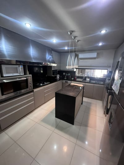 En Alquiler – Casa Totalmente Amoblada | Zona Santísima Trinidad